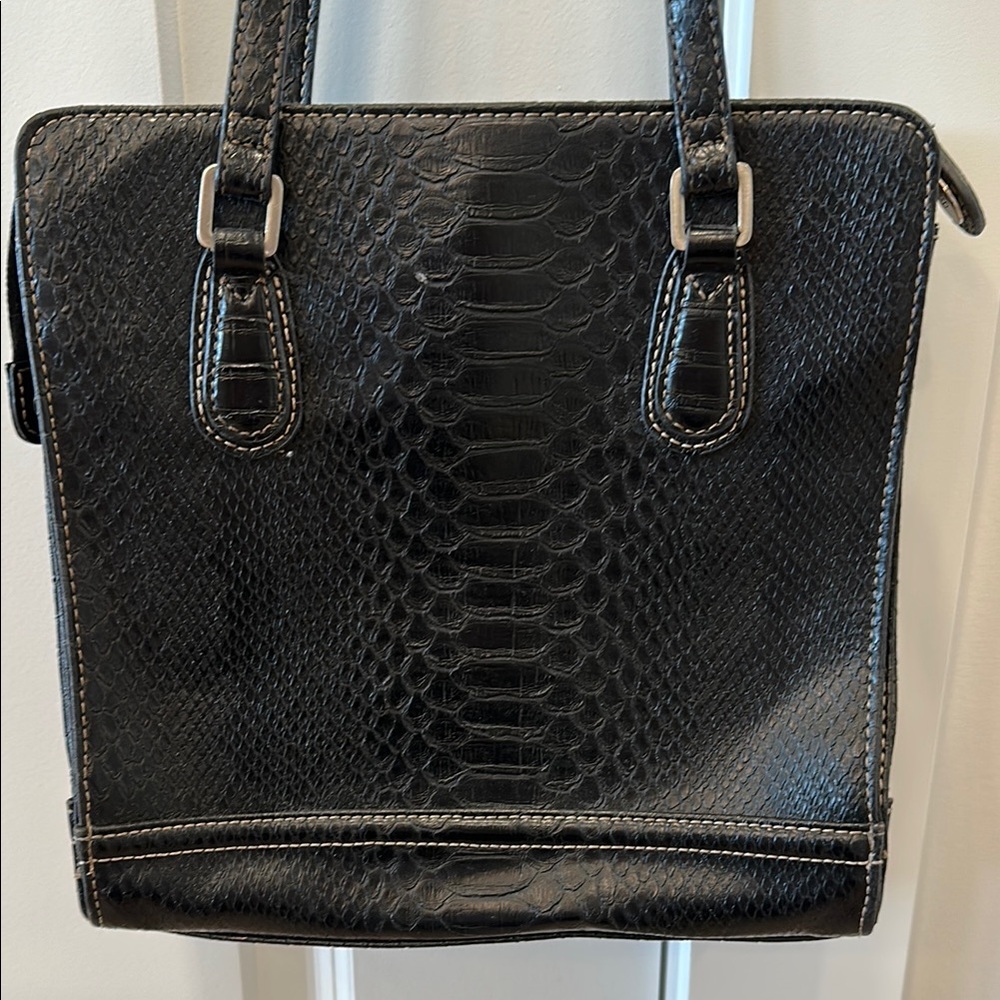 2/$20 PURSE Liz Claiborne Snakeskin Black Handbag 3 Sections Pocket Zipper - Picture 5 of 15